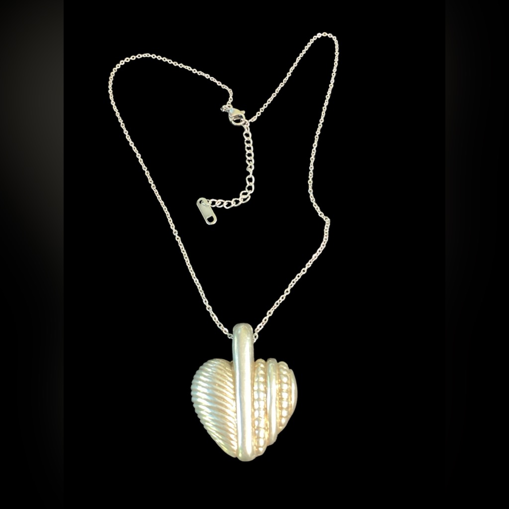 Judith Ripka Sterling Silver Puffy Heart Pendant Necklace (T32)